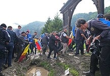 Nacionalisták akadályoznák meg az ítélet végrehajtását az Úzvölgyi temetőben