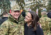 Letette katonai esküjét Novák Katalin férje