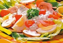 Tojássaláta paradicsommal és gombával