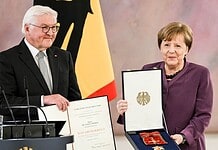 Angela Merkel megkapta a legmagasabb német állami kitüntetést
