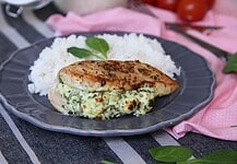 Spenóttal fetával töltött csirkemell