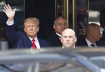 Ártatlannak vallotta magát Donald Trump