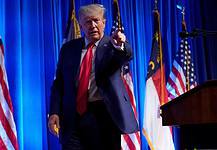 Ártatlannak vallotta magát Donald Trump