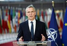 Stoltenberg még egy évig a NATO főtitkára marad