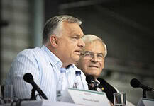 Orbán Viktor Tusnádfürdőn: nem hátrálunk!