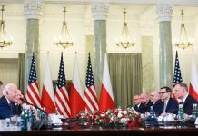 Csillagászati összegű kölcsönt kap Lengyelország az USA-tól