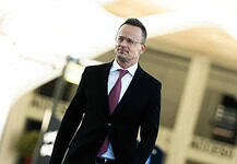 Szijjártó Péter többállami fellépést ígér Bulgáriával szemben
