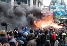 Összecsaptak a rendőrök és a gazdák Brüsszelben