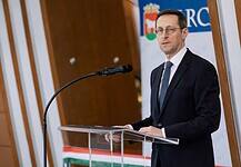 Varga Mihály: a kormány támogatja a magyar kultúra megőrzését