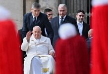 A „háború őrültségének” legyőzésére szólított fel Ferenc pápa