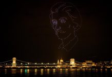 Petőfi megjelent Budapest felett az ünnep előestéjén