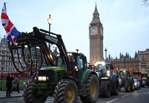 Traktorok Londonban, a brit gazdák is utcára vonultak