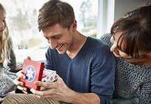 Apák napja Amerikában Apák napján gyakori az ajándékozás. Fotó: Oliver Rossi