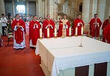 „Legyetek Krisztus képmása” – öt áldozópapot szenteltek Gyulafehérváron