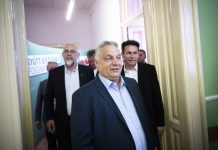 Tisza-leszármazott ajándékozta meg a magyar miniszterelnököt