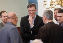 Ismét Karácsony Gergelyt hirdették ki győztesnek