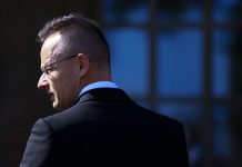 „Abba kell hagyni a vérontást” – Szijjártó Péter a CNN-nek