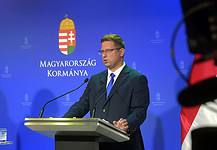 Gulyás: egyirányú jegyet adunk a migránsoknak Brüsszelbe