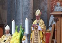 A Vatikán államtitkára megáldotta Magyarország megújuló főtemplomát