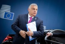 Orbán Balázs öt érve a békemisszió mellett