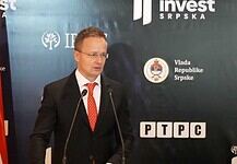 Szijjártó: támogatjuk Kellogg munkáját!