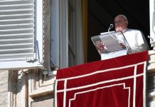 Ferenc pápa a napjainkban üldözött keresztényekről beszélt