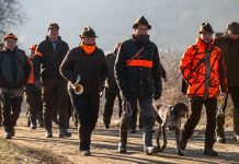 Országszerte ropogtak a fegyverek