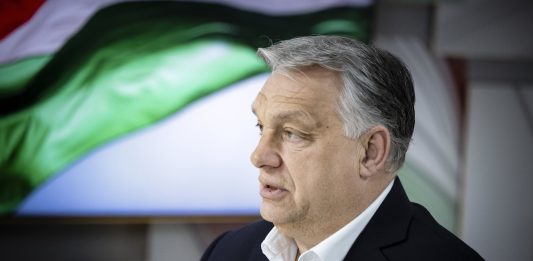 Orbán is kárpátaljai gyerekeknek adományozza a végkielégítését