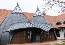 Makovecz Imre tervezte óvodát és bölcsődét avattak fel