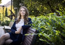 Hogyan védhetjük meg a gyermekeinket a mesterséges intelligencia veszélyeitől? – A jogi szakértő figyelmeztetései és ajánlásai