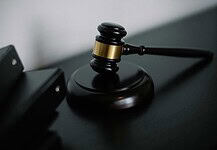 Fasiszta mozgalmak népszerűsítéséért álltak vádlottak a bíróság elé