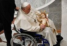 Ferenc pápa állapota tovább javult