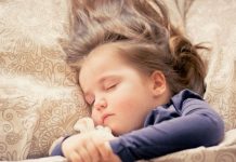 Az alvás szerepe a gyermek fejlődésében – és amit a népi bölcsesség már rég tudott Tudod-e?