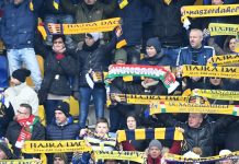 „Üsd a magyar fejét!” – bosszút ígérnek a magyarok a gyalázásért