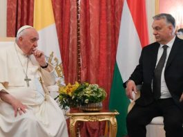 Trump elrendelte a nemzeti zászló félárbócra engedését