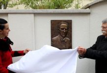 Márai Sándort ábrázoló domborművet lepleztek le Tokajban