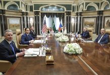Oroszországba érkezett az amerikai elnök különmegbízottja