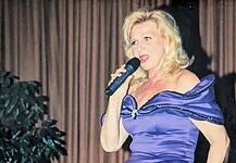 „Keresd az emberek igazi arcát…” avagy három és fél oktávnyi hanggal a magyar közösségekért