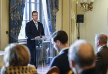 Gulyás Gergely: A békével és a jó amerikai kapcsolatokkal jól járunk