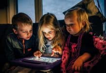 Napirendre tűzik a digitális gyermekvédelemről szóló javaslatot