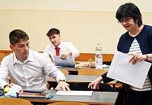 Elégedettebbek a magyar pedagógusok az OECD-felmérés szerint