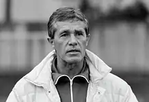 Elhunyt Mezey György