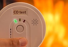 Színtelen–szagtalan gyilkos az amerikai otthonokban: ezek a szén-monoxid-mérgezés jelei