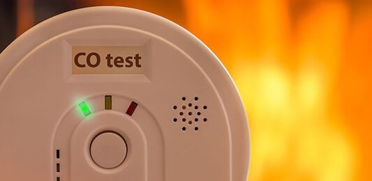 Színtelen–szagtalan gyilkos az amerikai otthonokban: ezek a szén-monoxid-mérgezés jelei