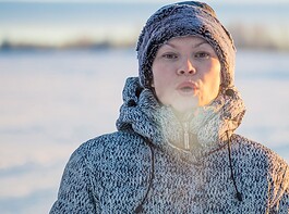 Hogyan hat a téli hideg a testünkre? Okozhat reumát?