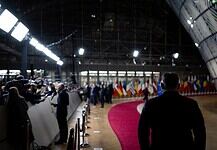 Orbán: aki hitelt ad, vissza akarja kapni