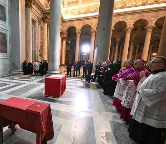 Véget ért a szentév, befalazták a római pápai bazilikák szent kapuit