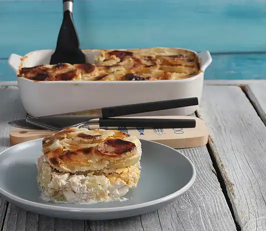 Tonhalas rakott burgonya