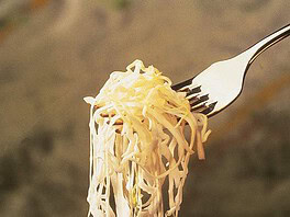 Hungarikum lett a tepertős pogácsa és a vecsési savanyú káposzta