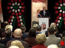 Dr. Sulyok Tamás köztársasági elnök köszöntője